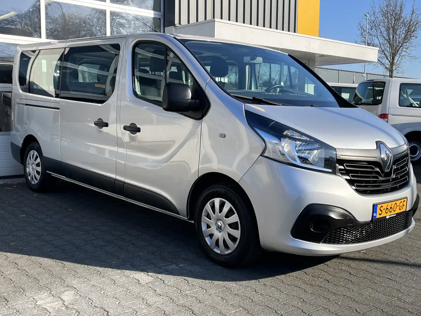 Renault Trafic Passenger 9 persoons 1.6 dCi Grand Expression BTW Grijs - 1