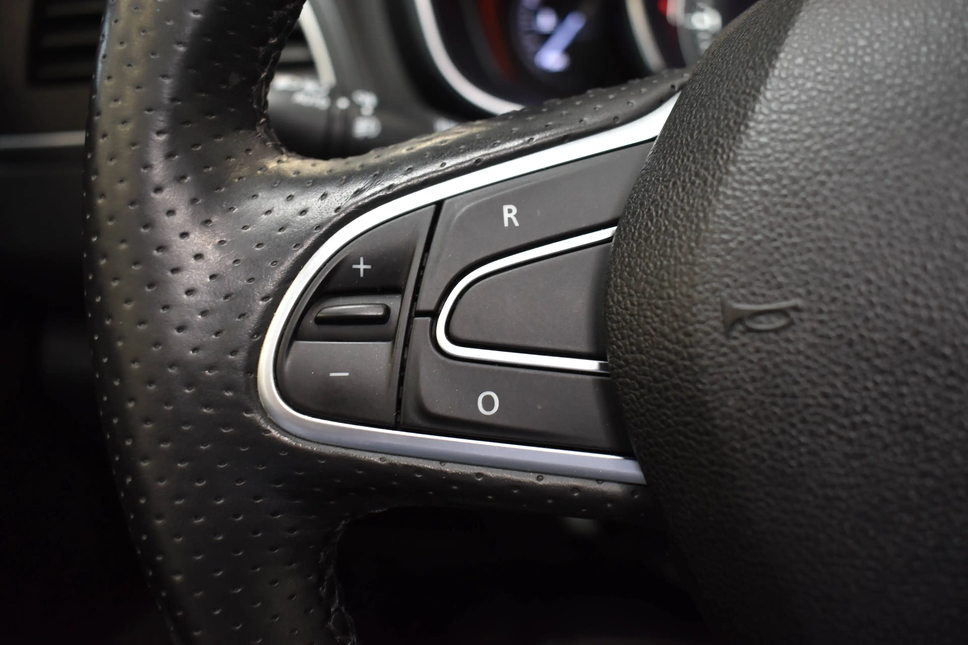 Renault Koleos Koleos 2.0 dCi Initiale Paris X-Tronic — photo 15