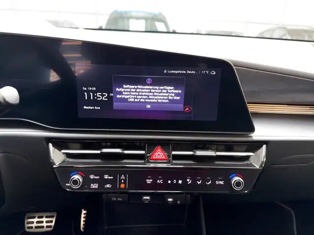 Kia E-Niro view 11