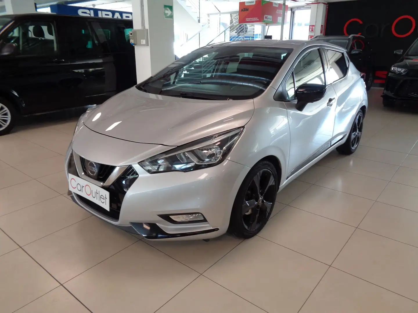 Nissan Micra 1.5 dCi 5 porte Tekna Grijs - 1