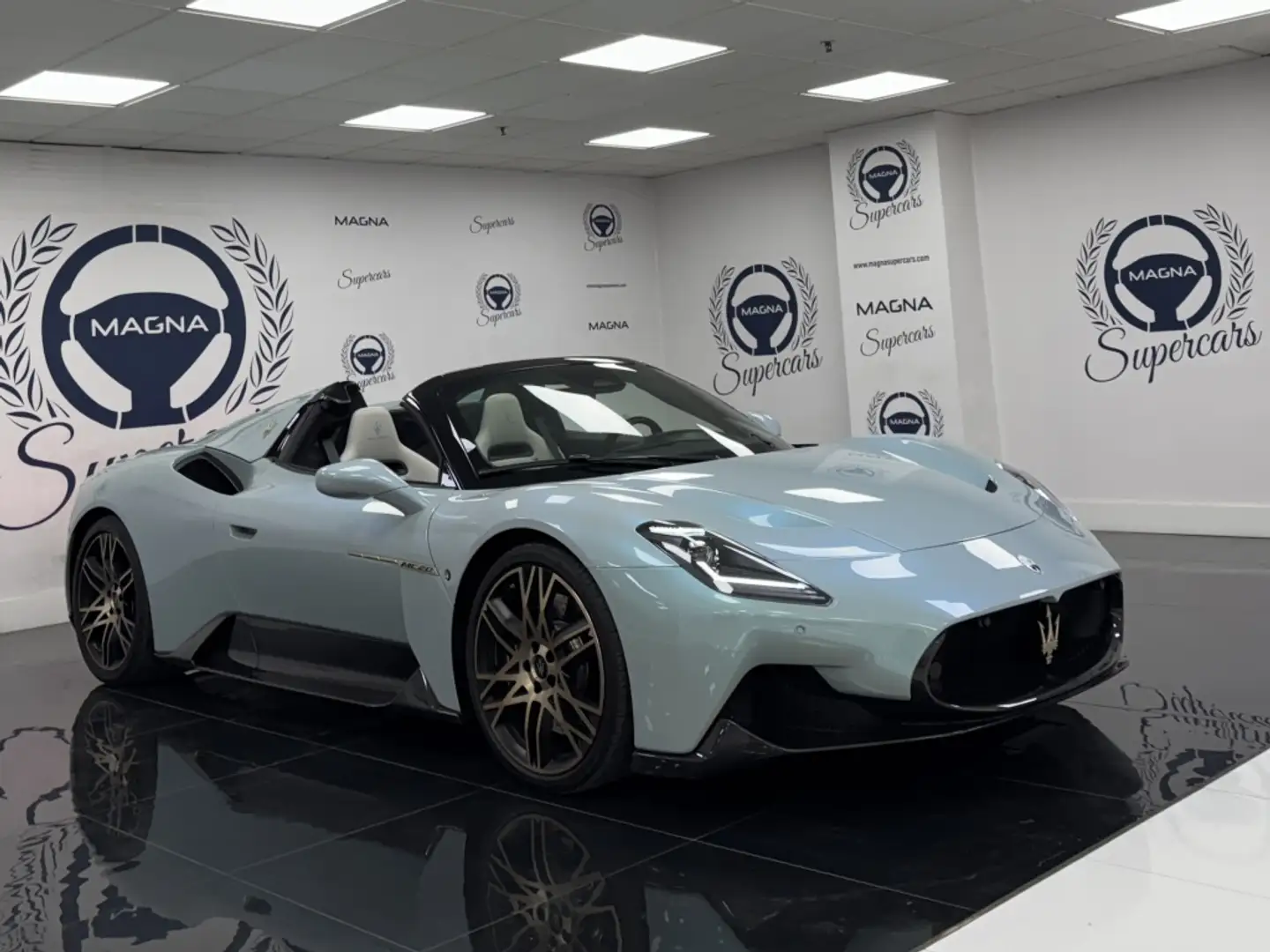 Maserati MC20 Cielo Bleu - 1