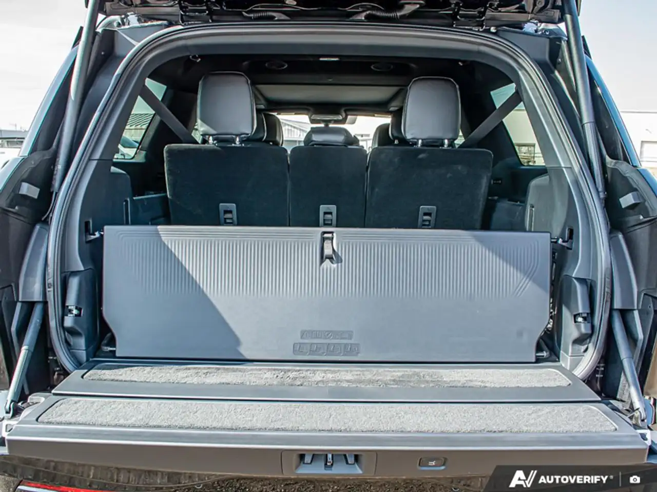 Lincoln Navigator снимка Lincoln Navigator
