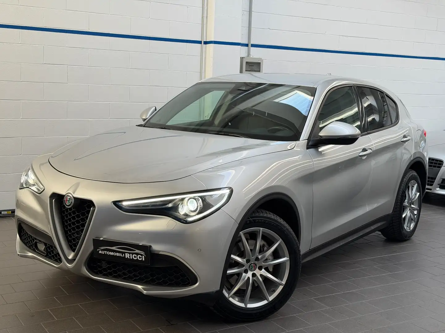 Alfa Romeo Stelvio Stelvio 2.2 Turbodiesel 210 CV AT8 Q4 Lusso Gris - 1