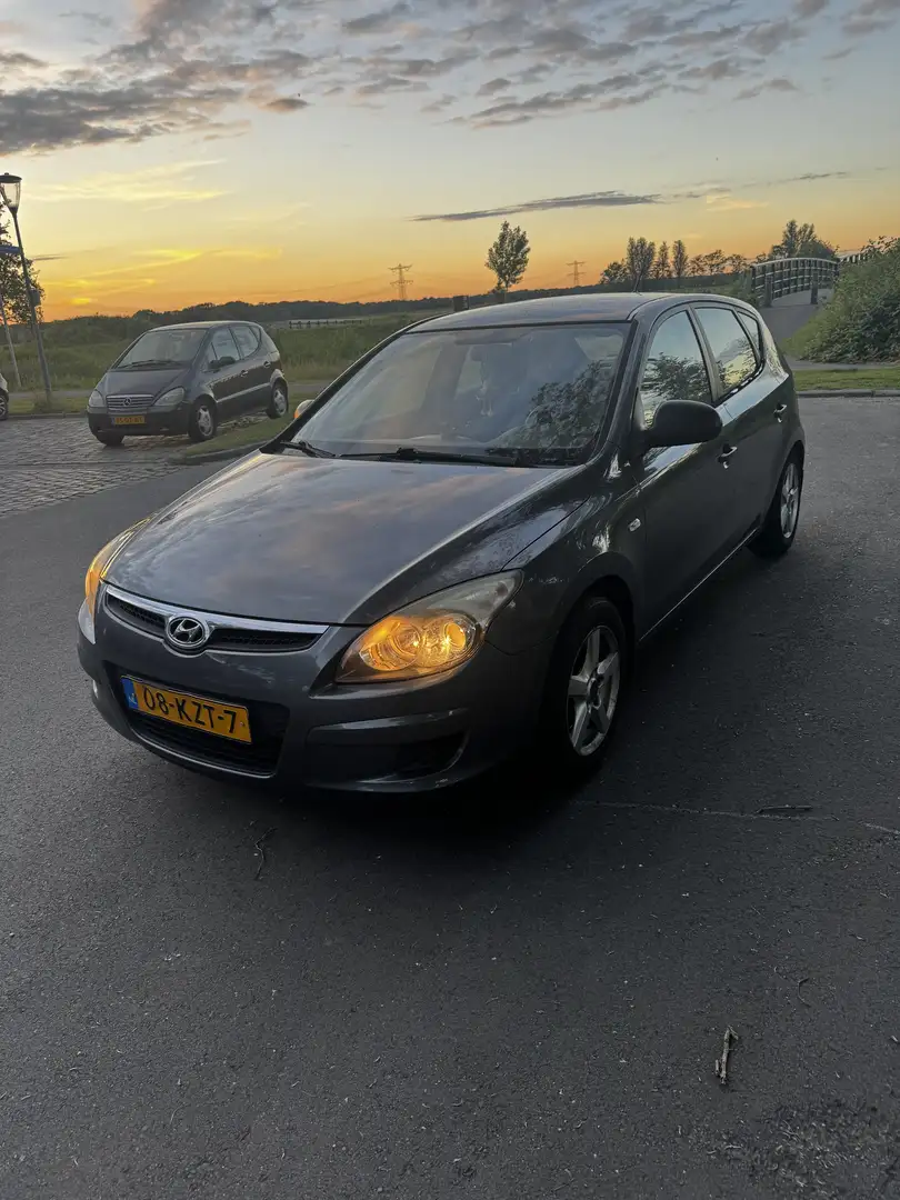 Hyundai i30 1.4 Сірий - 2