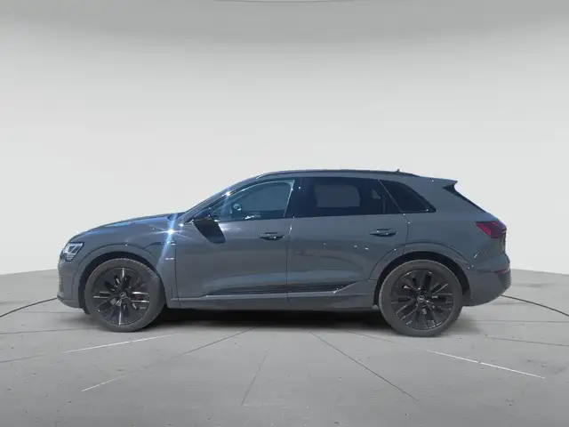 Audi Q8 E-Tron view 6