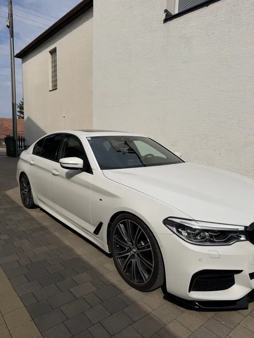 BMW 540 540d xDrive M Paket ab Werk Ausen und Innen - 2