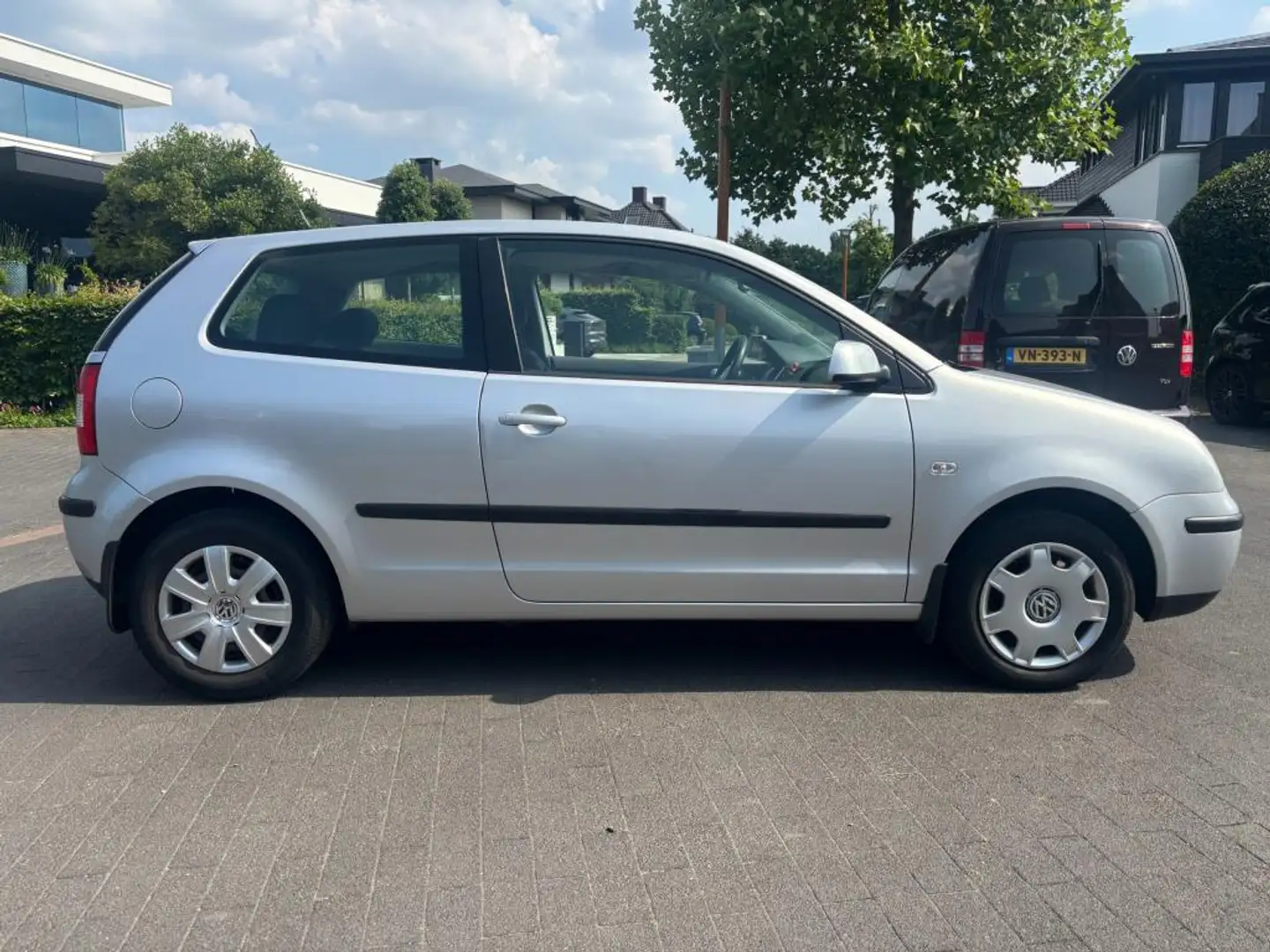 Volkswagen Polo 1.4-16V nieuwe a.p.k. airco 1350,- euro elek, rame Gris - 2