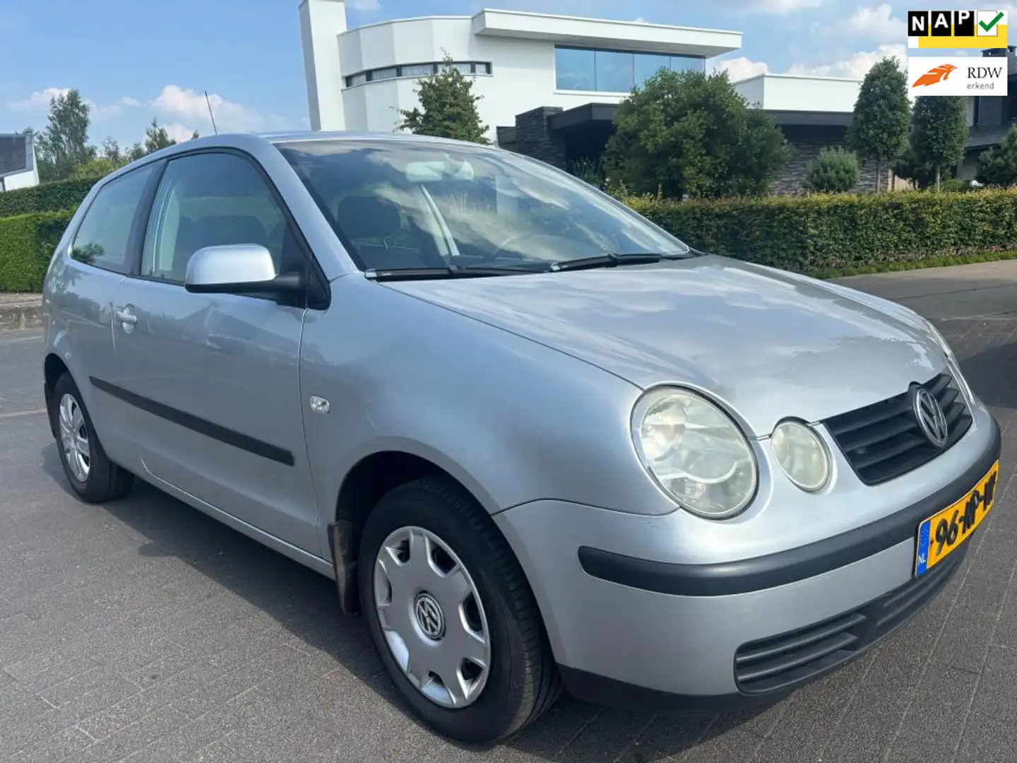 Volkswagen Polo 1.4-16V nieuwe a.p.k. airco 1350,- euro elek, rame Gris - 1