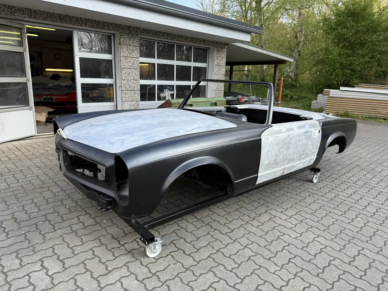 Mercedes-Benz SL 230