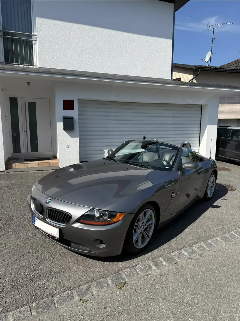 BMW Z4 2,2i Österreich-Paket - 1