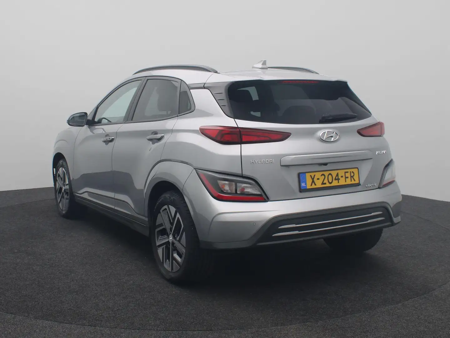 Hyundai KONA EV Pure 64 kWh | Apple Carplay/Android Auto | Acht Grigio - 2