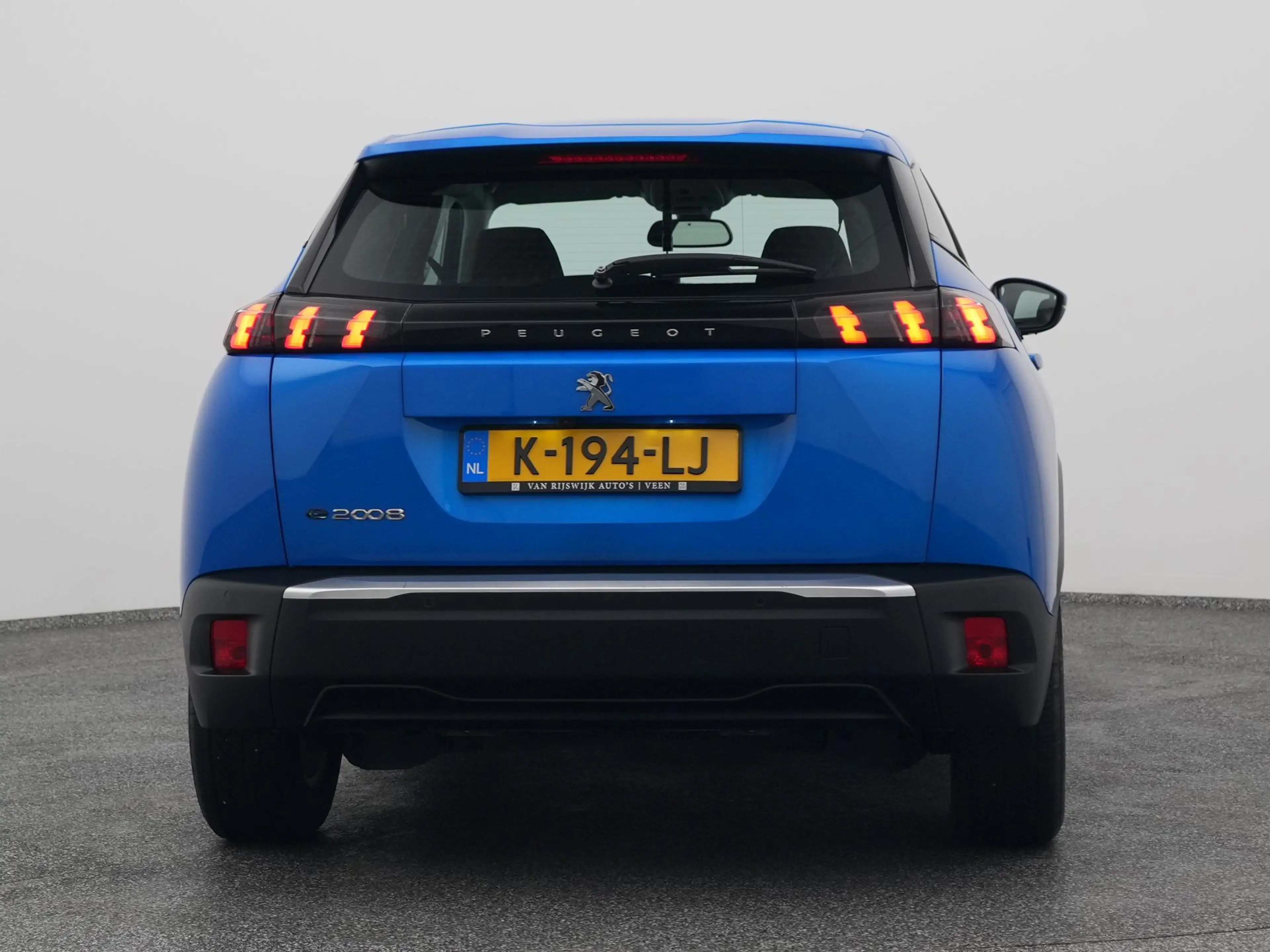 Peugeot e-2008 EV Blue Lease Active 50 kWh | CAMERA | CARPLAY — photo 11