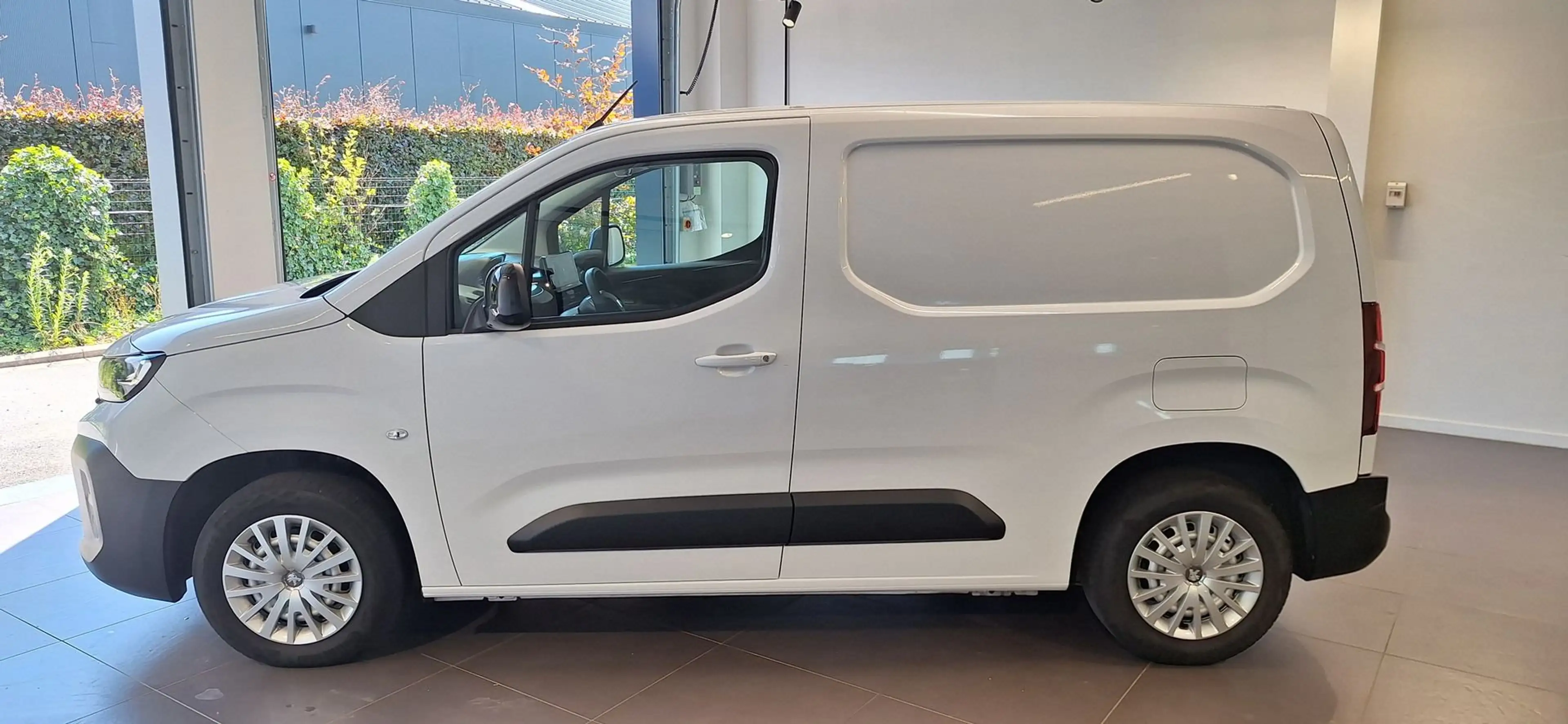 Peugeot Partner GB BlueHDi S&S L1 Heavy — photo 2