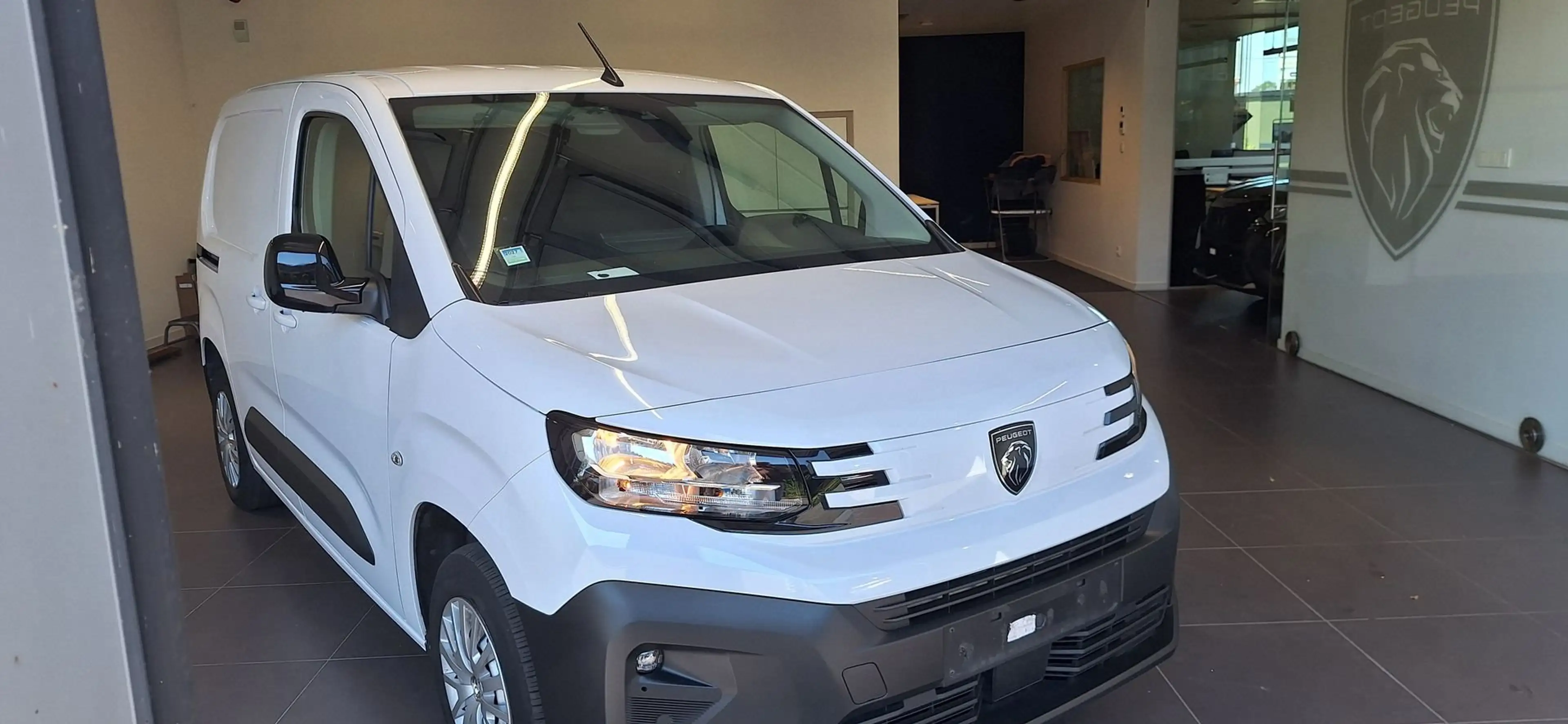 Peugeot Partner GB BlueHDi S&S L1 Heavy — photo 6