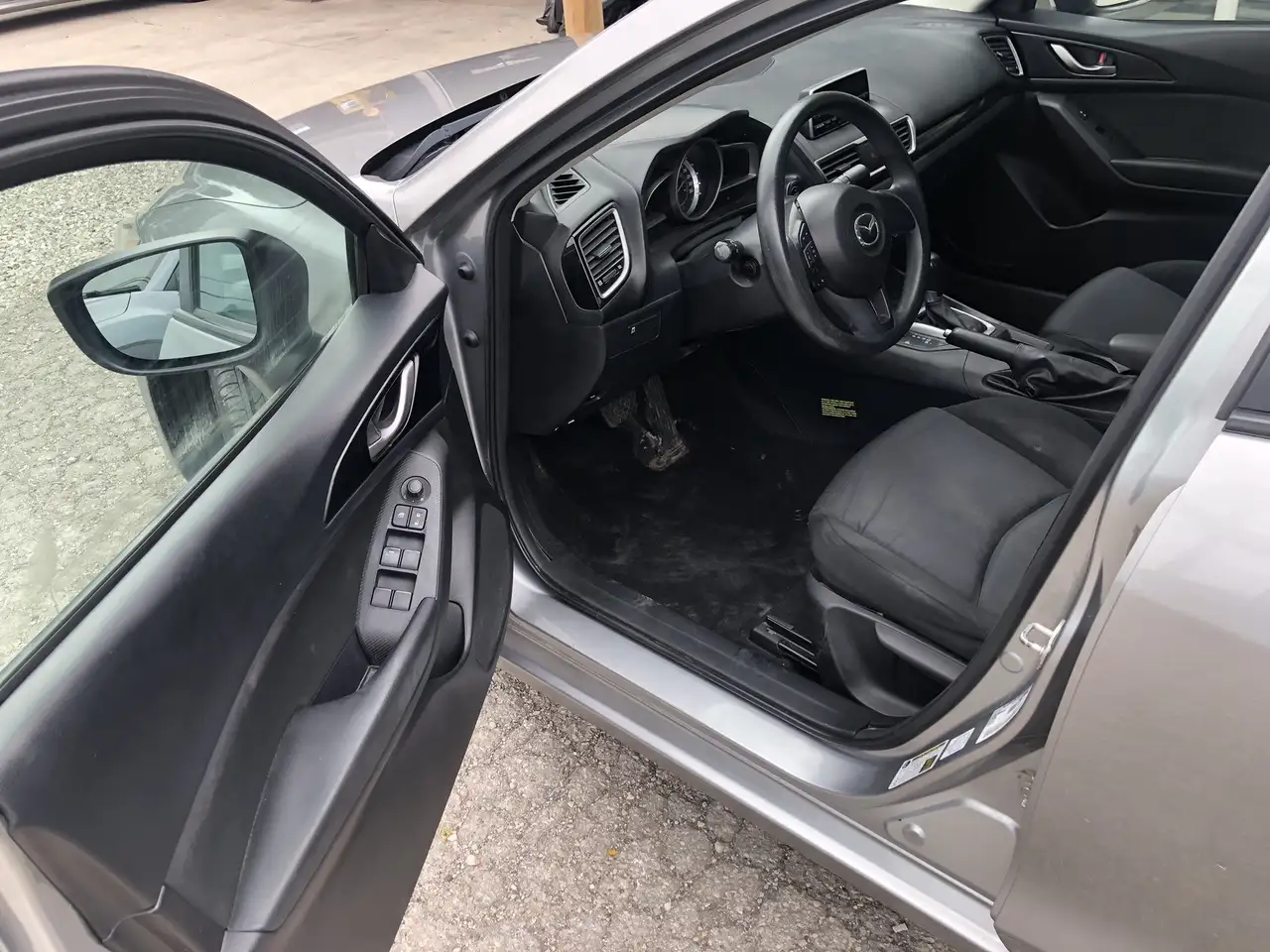 Mazda 3 снимка Mazda 3