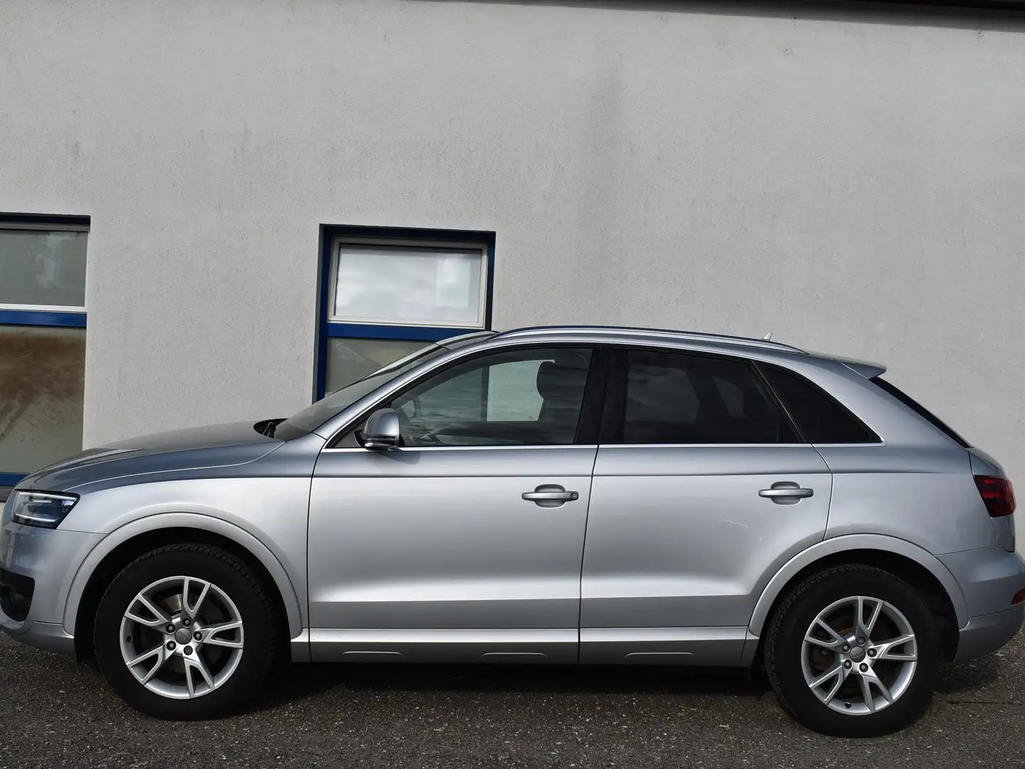 Audi Q3 2.0 TFSI quattro s-tronic Silber - 2