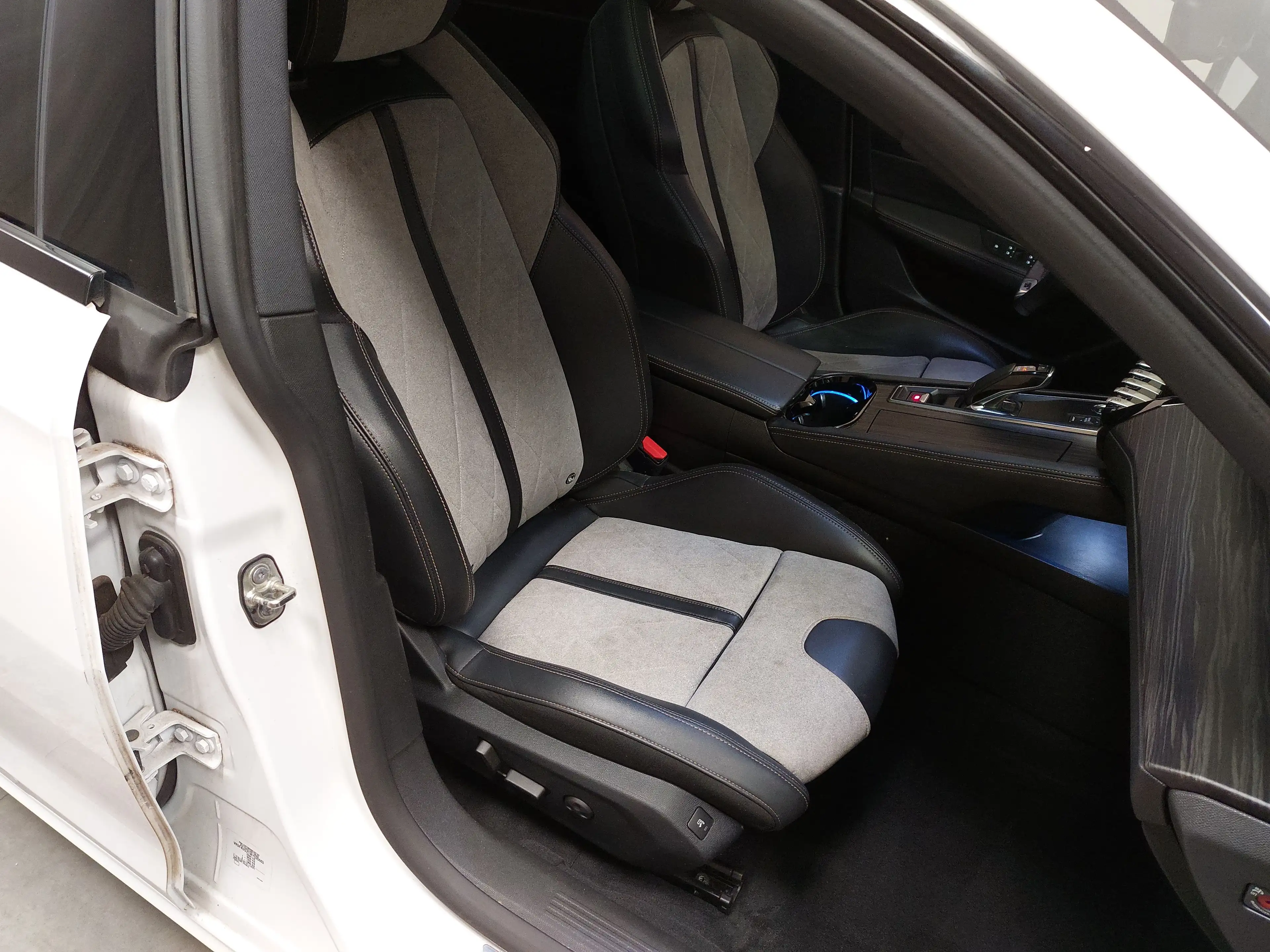 Peugeot 508 508 T-LEDER NAVI KLIMAAUT LED RADIO MFL PANO GSD PDC DAB KAMERA SOUND 225 GT LEDER — photo 10