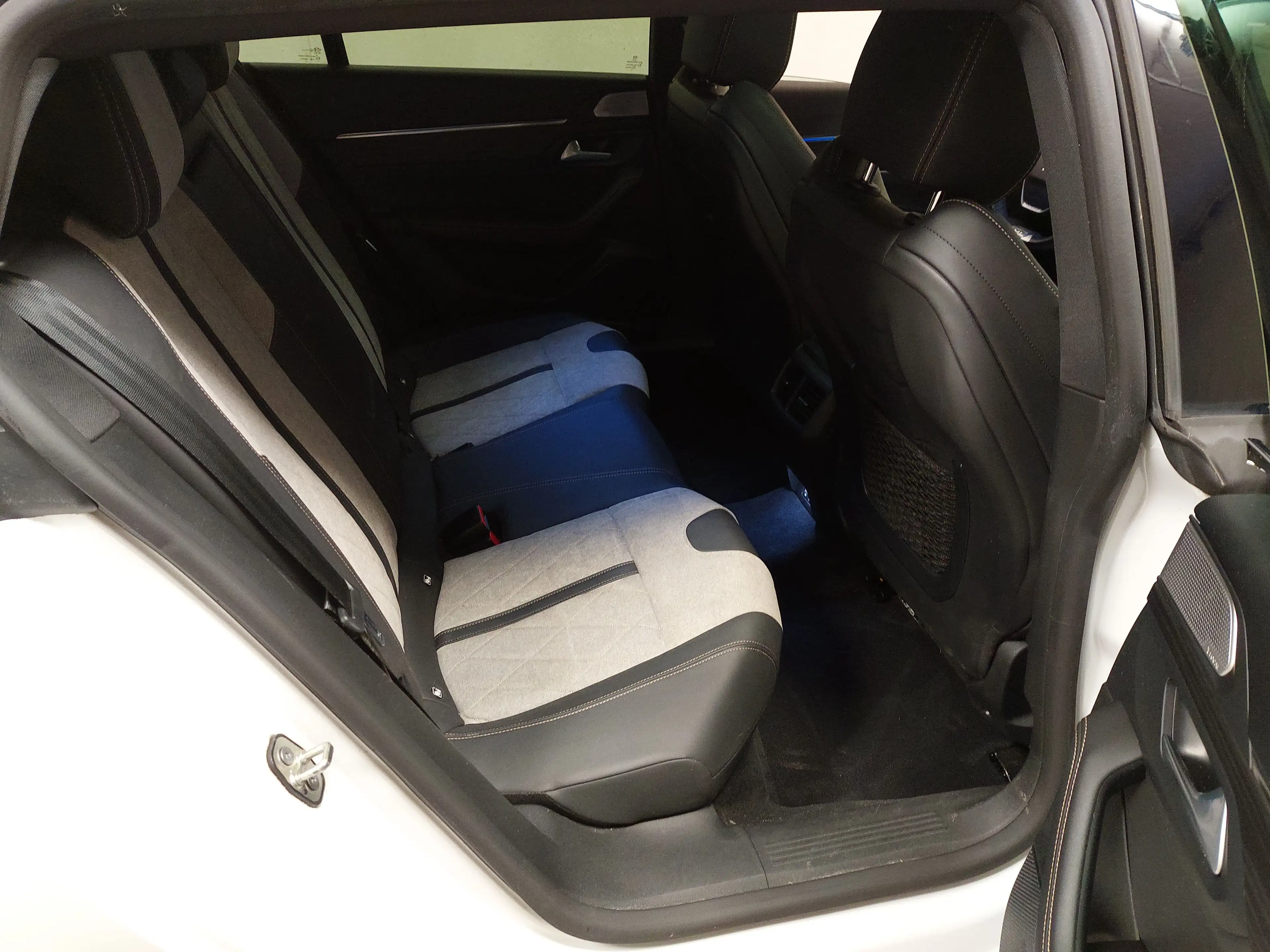 Peugeot 508 508 T-LEDER NAVI KLIMAAUT LED RADIO MFL PANO GSD PDC DAB KAMERA SOUND 225 GT LEDER — photo 12