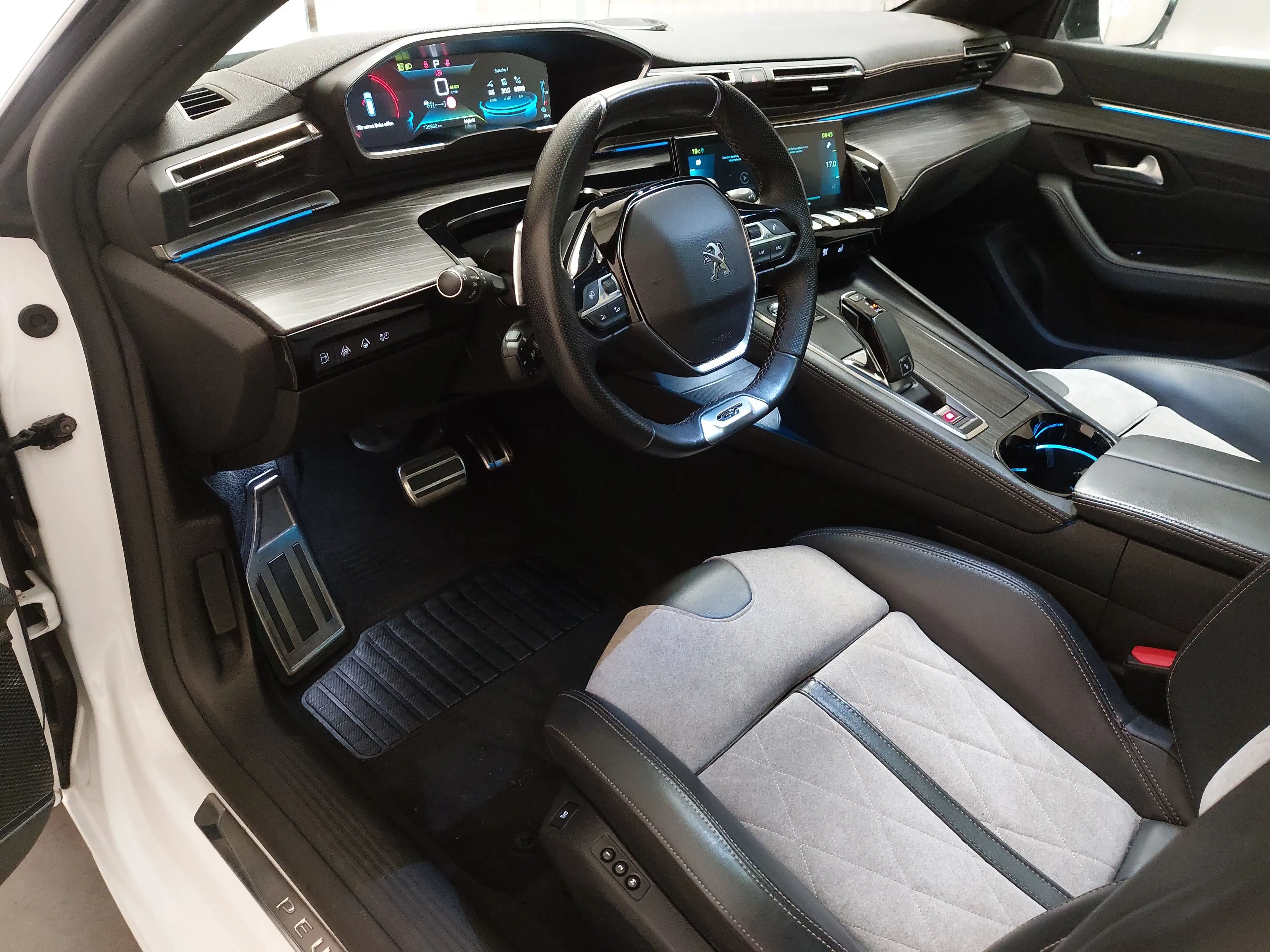 Peugeot 508 508 T-LEDER NAVI KLIMAAUT LED RADIO MFL PANO GSD PDC DAB KAMERA SOUND 225 GT LEDER — photo 6