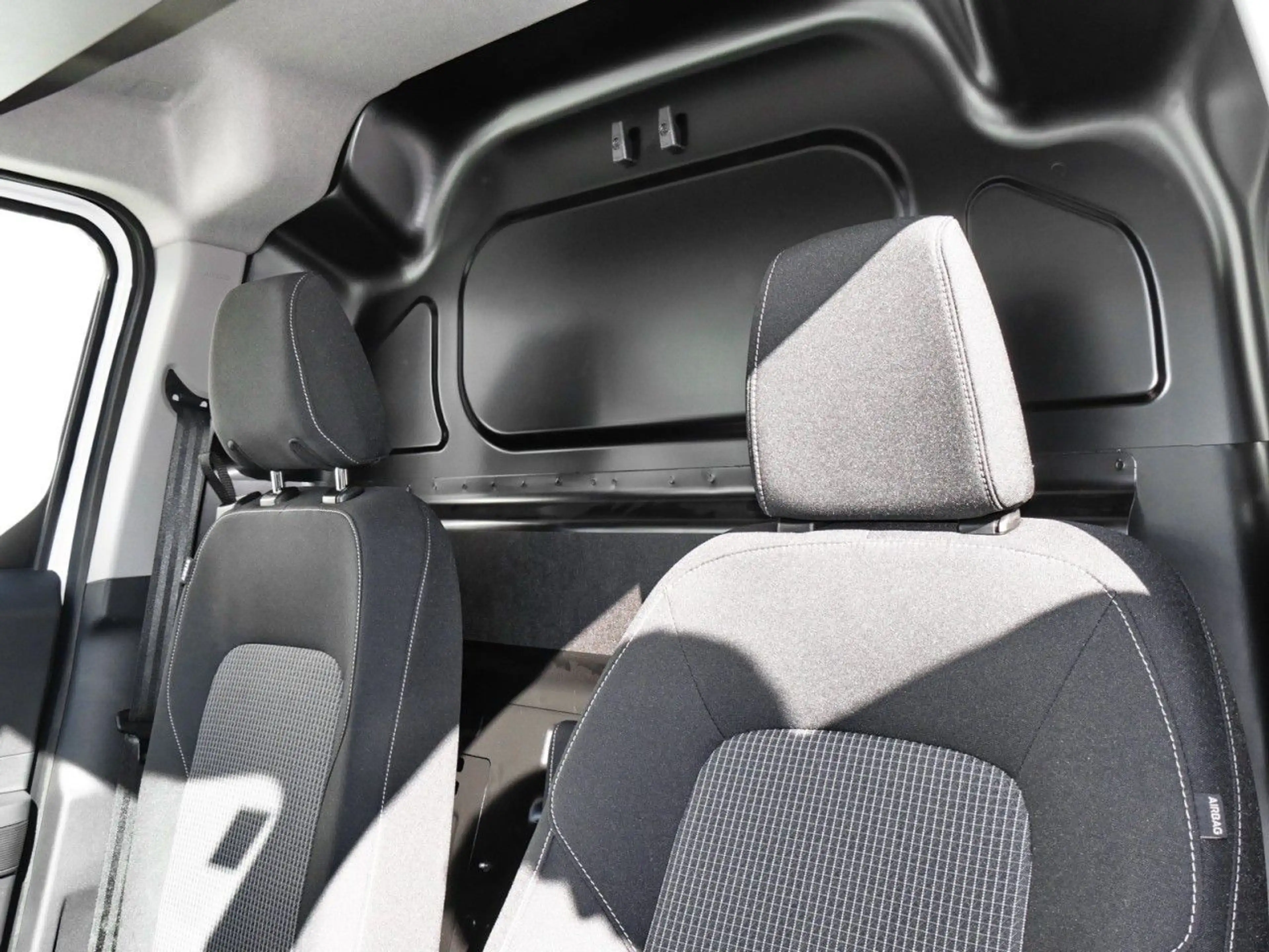 Ford Transit Courier Trend 1.0 EB Aut.+Winter-Pkt+DAB — photo 13