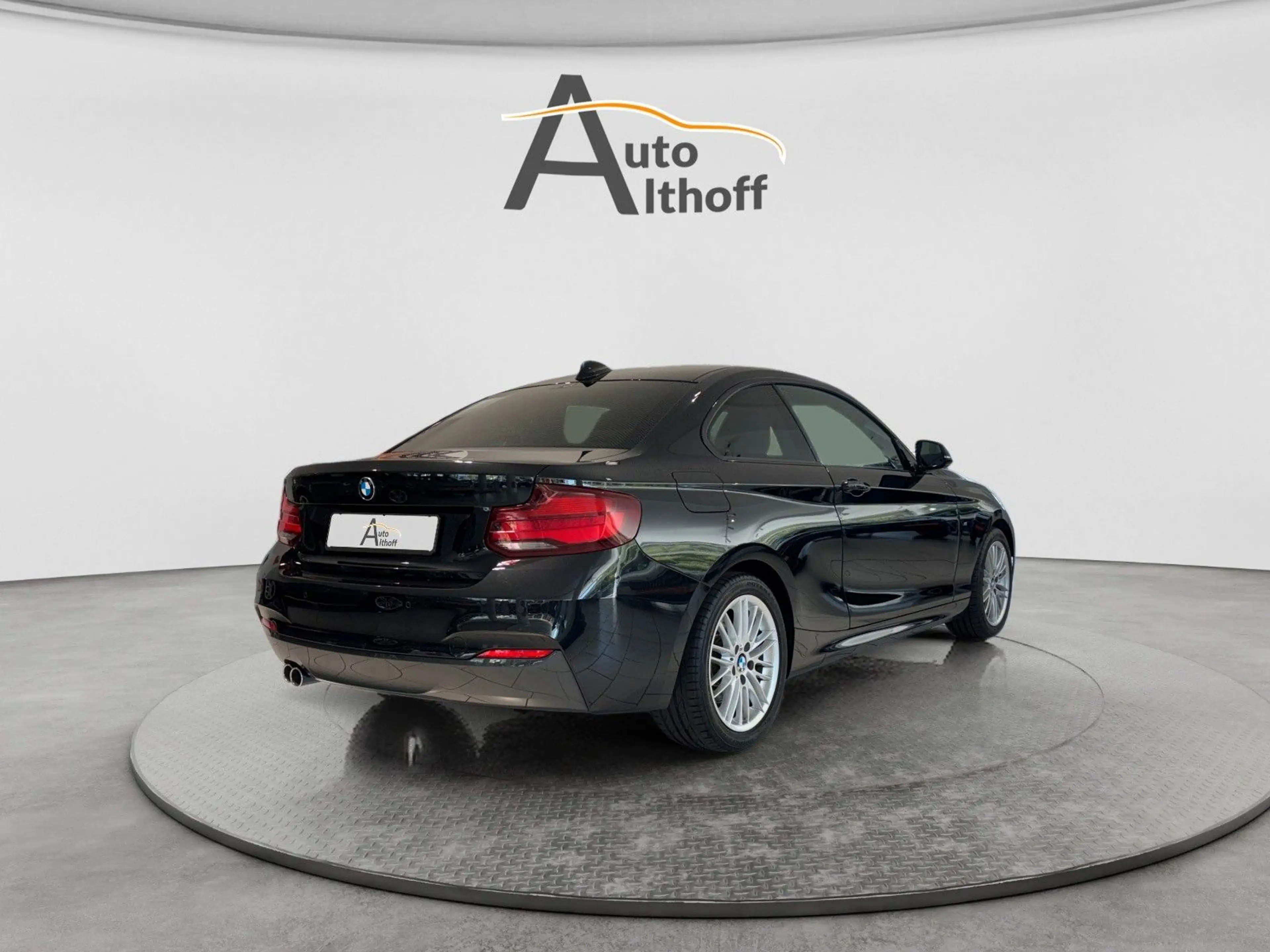 BMW 220 i Coupe M Sport NAV/PDC/LED/SZH/ — photo 6