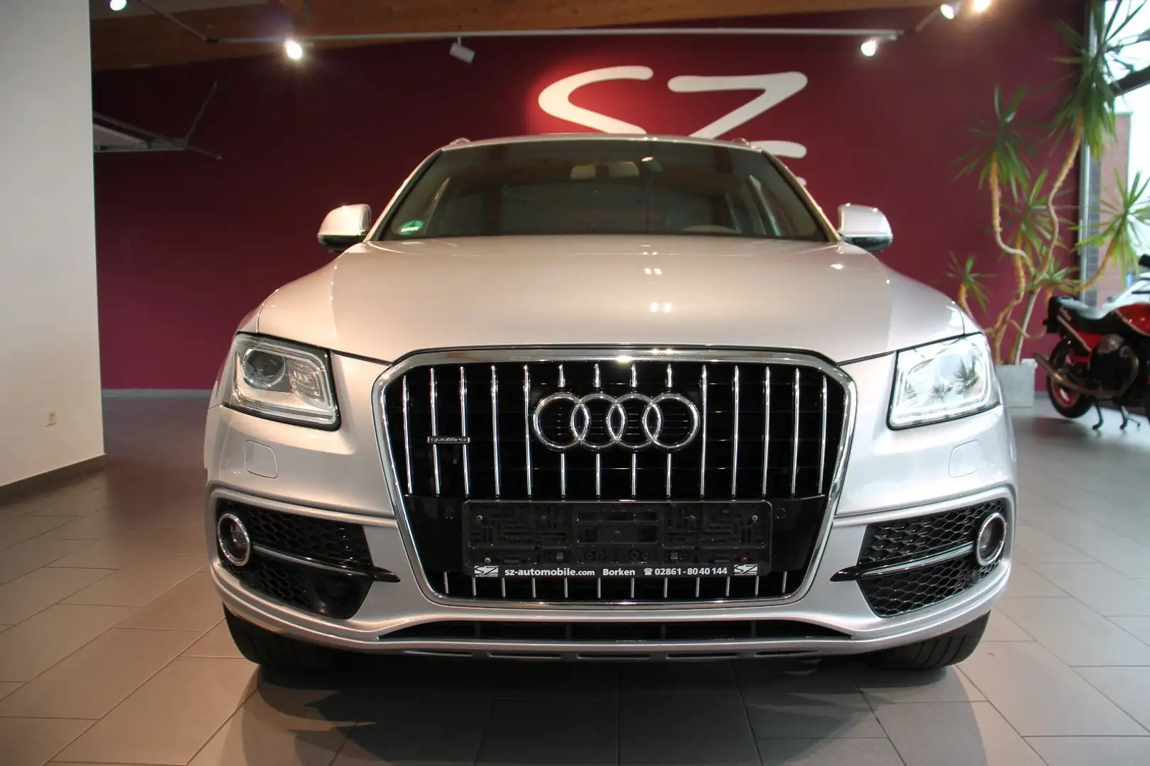 Audi Q5 S-Line 3.0 TDI  quattro ACC AHK SHZ Navi Silber - 2