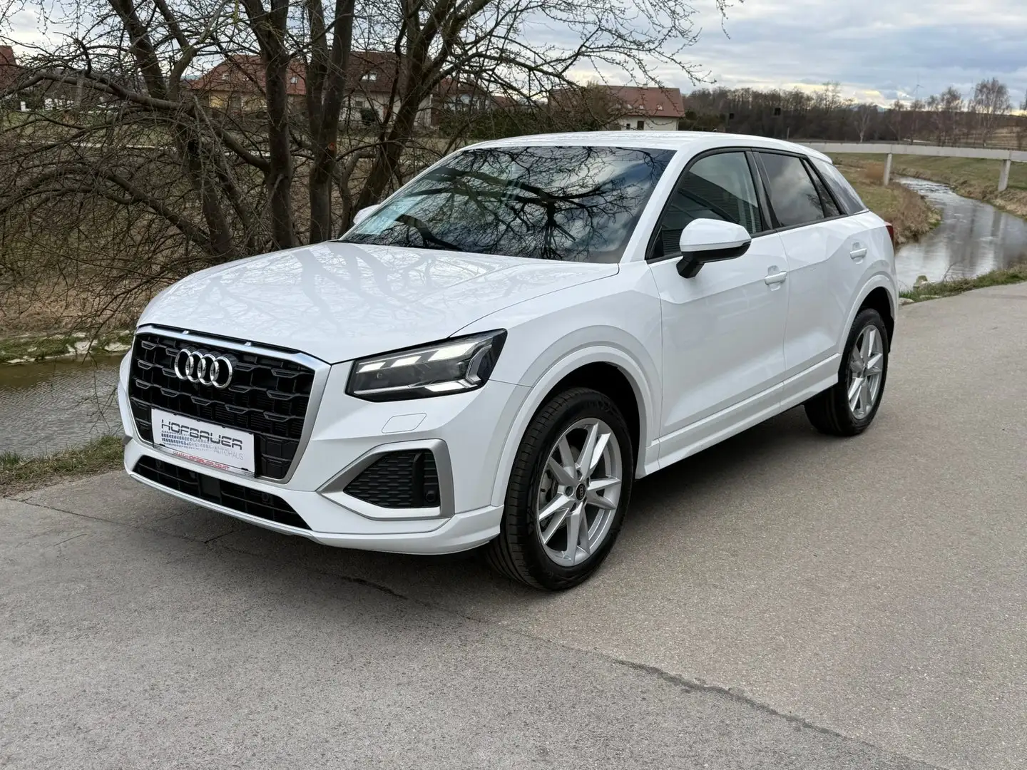 Audi Q2 30 TFSI admired Weiß - 1