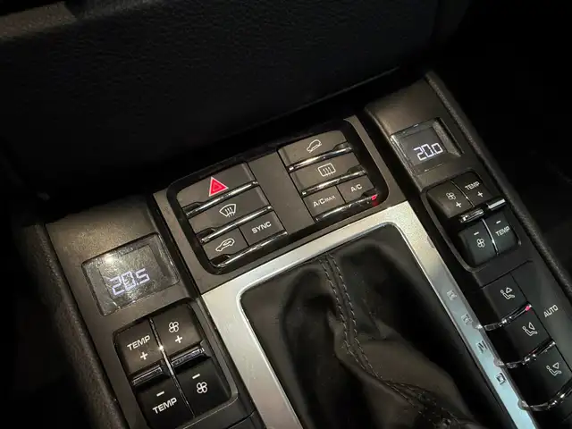 Porsche Macan view 17