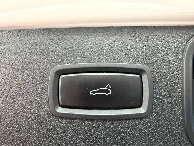 Porsche Macan view 23