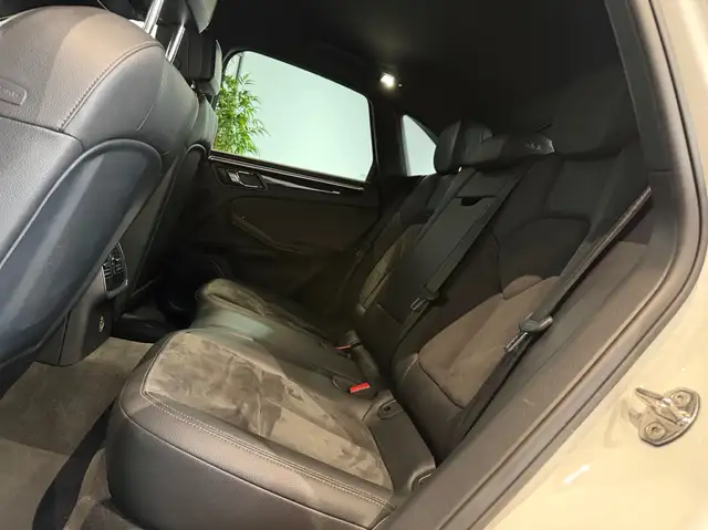 Porsche Macan view 19