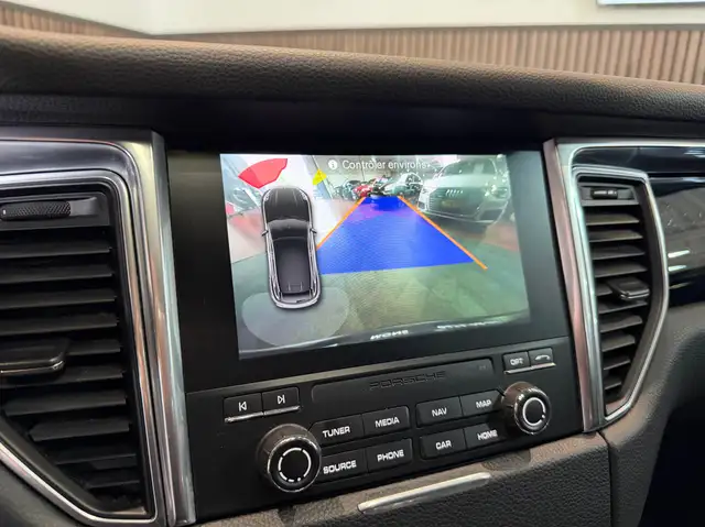 Porsche Macan view 15