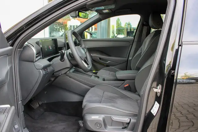 Volkswagen T-Roc view 10
