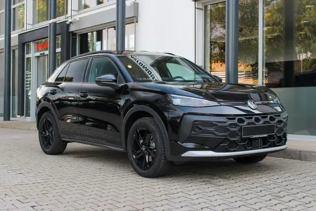 Volkswagen T-Roc view 3
