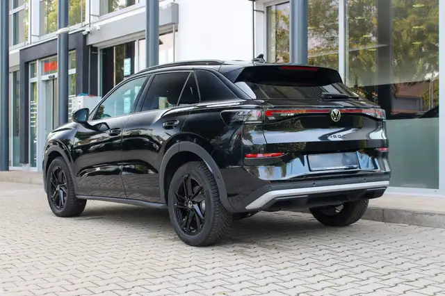 Volkswagen T-Roc view 7