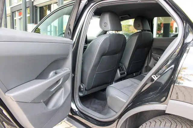 Volkswagen T-Roc view 13