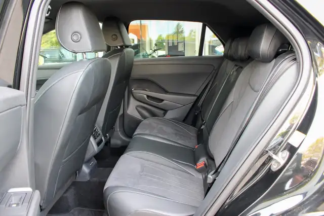 Volkswagen T-Roc view 14