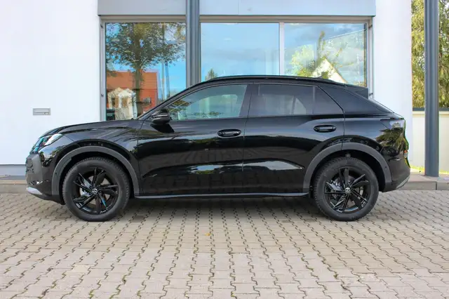 Volkswagen T-Roc view 8