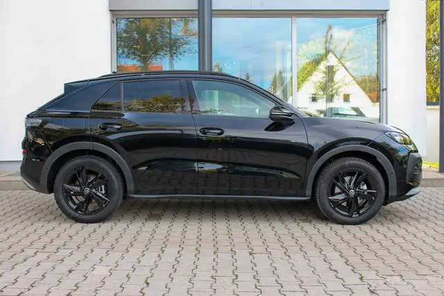 Volkswagen T-Roc view 4