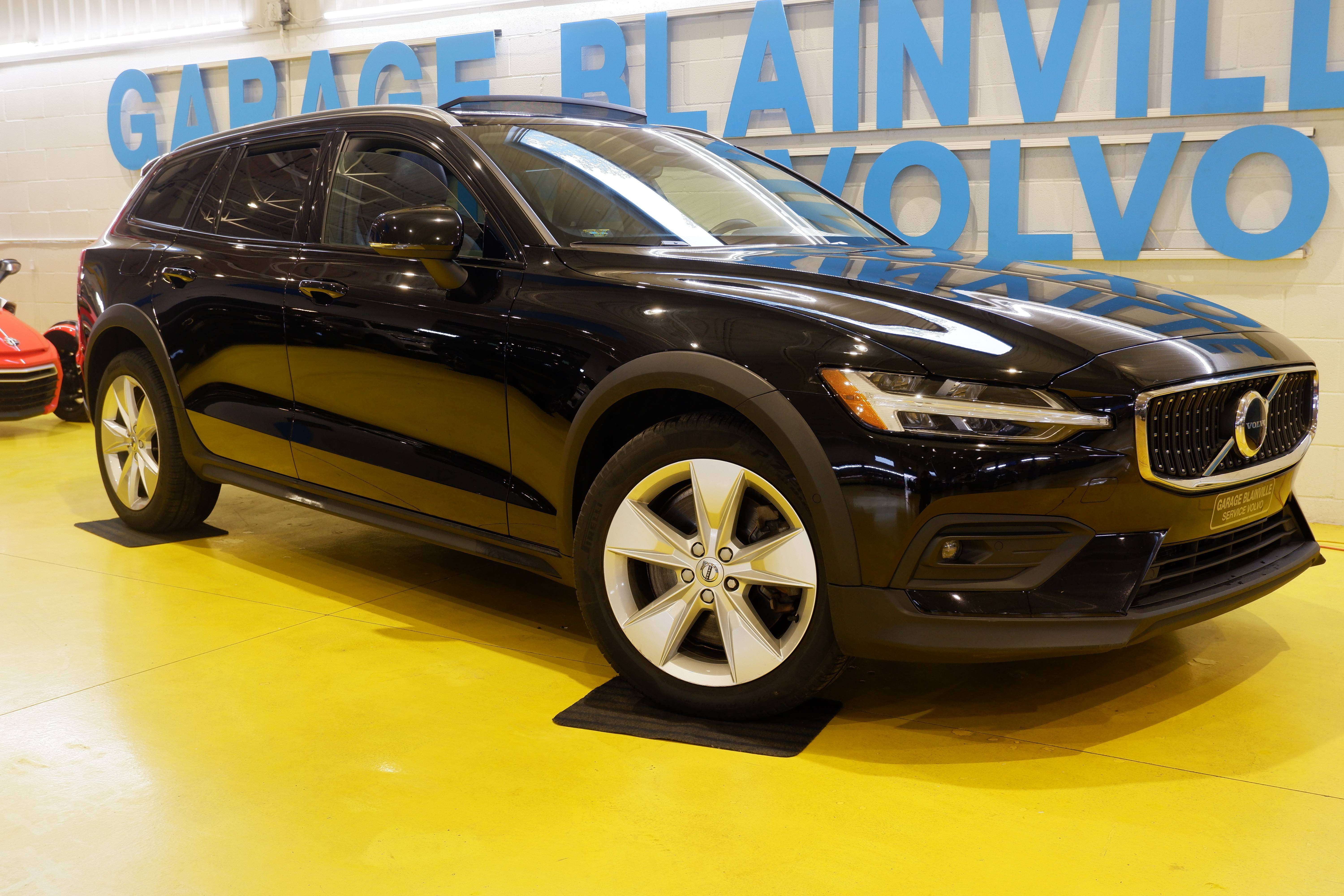 2023 Volvo V60 Core