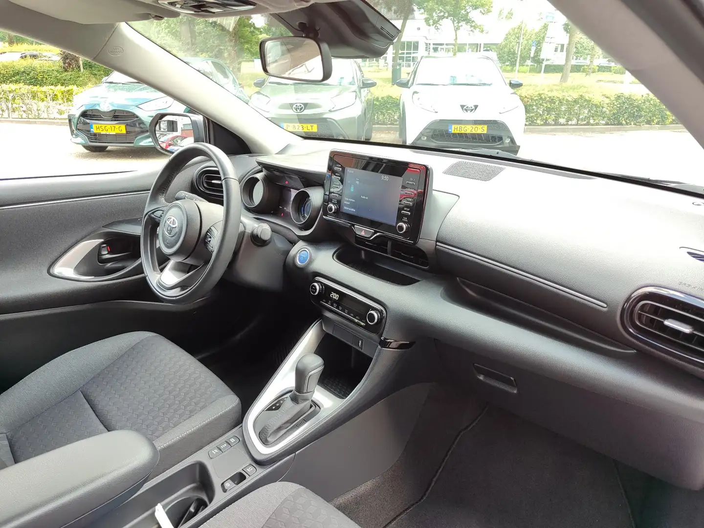 Toyota Yaris 1.5 HYBRID DYNAMIC APPLE/ANDROID LED CAMERA CLIMA Grau - 2