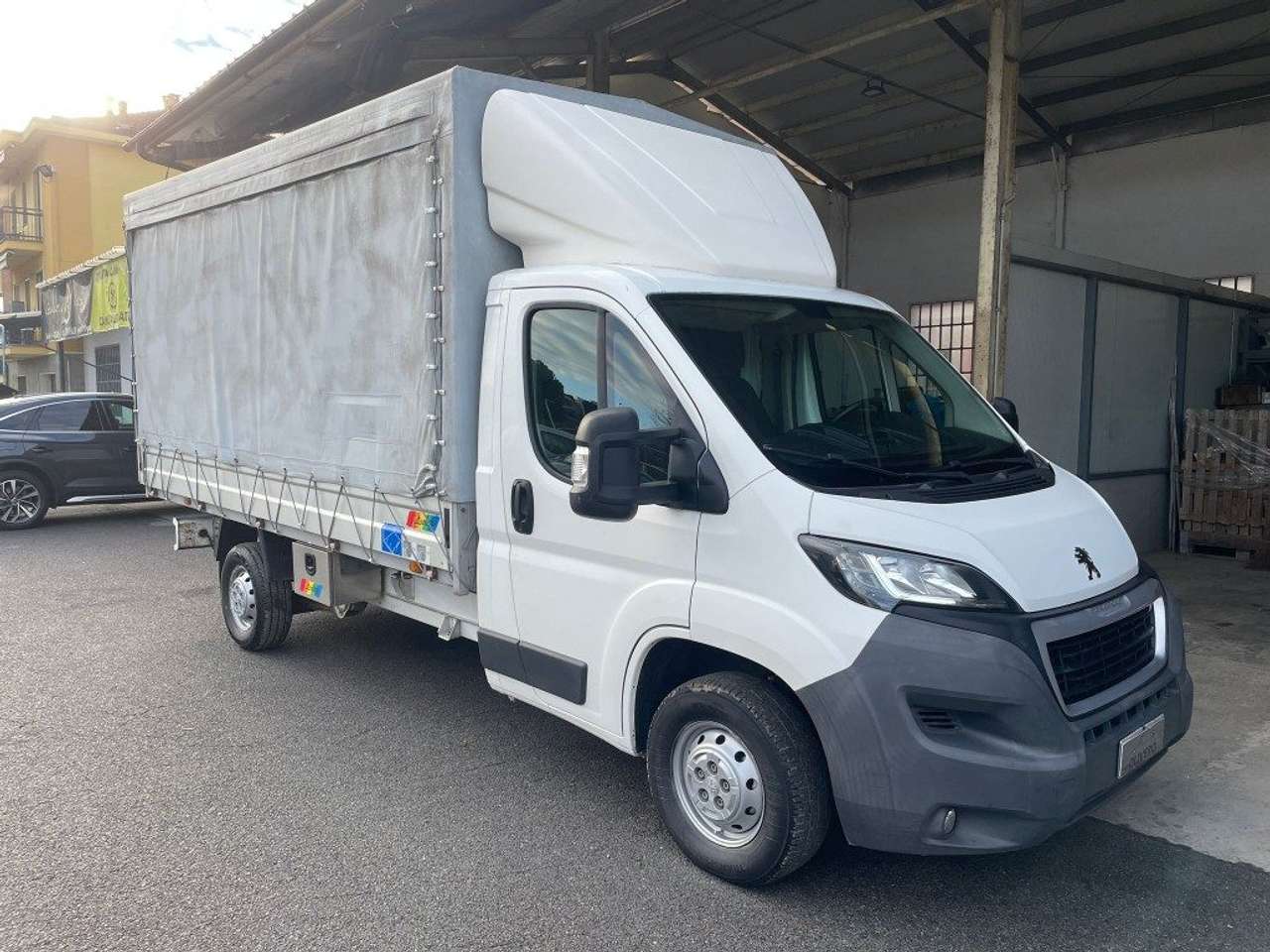 Peugeot Boxer 2.2 HDi 150CV CASSONE CENTINATO-MOTORENUOVO