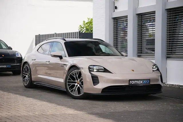 Porsche Taycan Taycan GTS Sport Turismo LEDER TRÜFFELBRAUN-VOLL