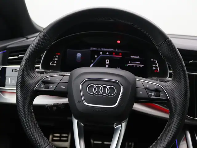 Audi Q8 view 12