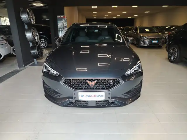Cupra Leon view 2