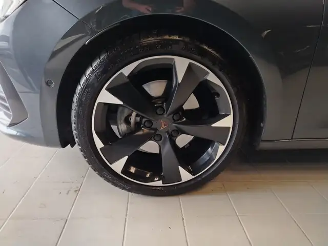 Cupra Leon view 7
