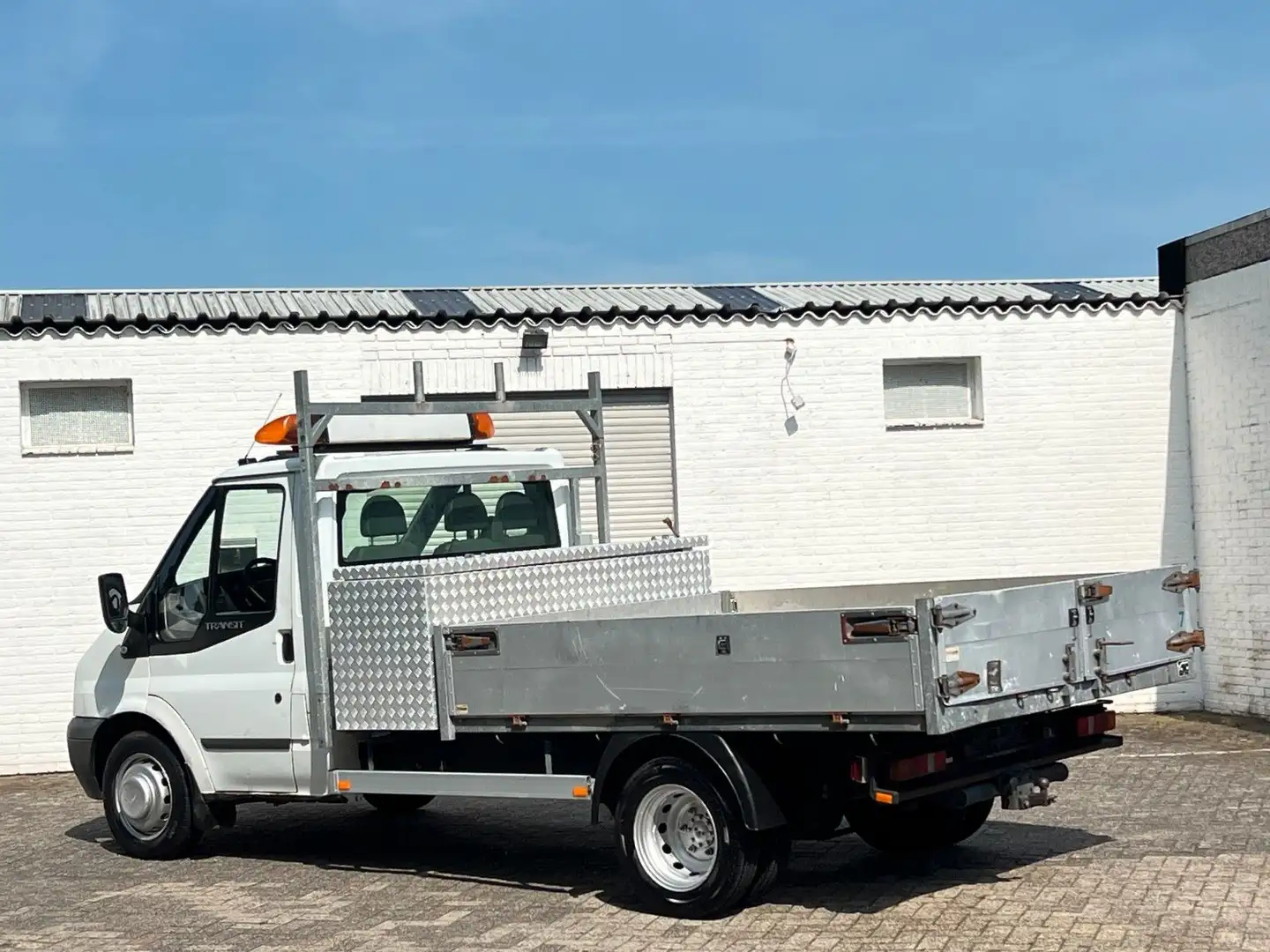 Ford Transit 2.4 TdCi 74 kw Pritsche Ahk Lkw 3,5t Eu4 Weiß - 2