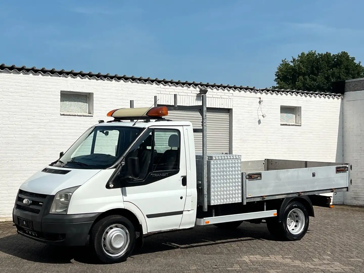 Ford Transit 2.4 TdCi 74 kw Pritsche Ahk Lkw 3,5t Eu4 Weiß - 1