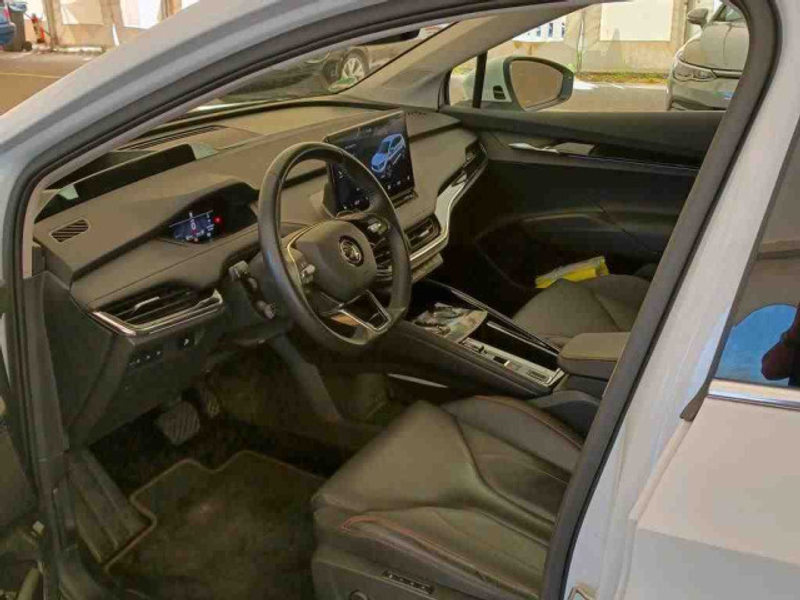Skoda Enyaq 80 SUITE MATRIX+NAVI+APP+ACC+SHZ+AHK+WÄPU — photo 4