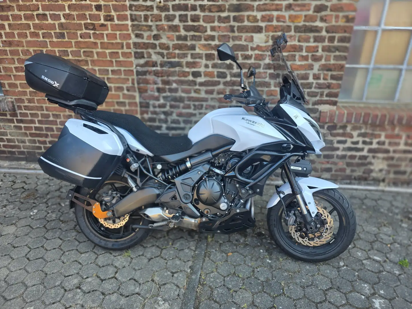 Kawasaki Versys 650 Scheckheft gepflegt sehr viel Zubehör Bílá - 1