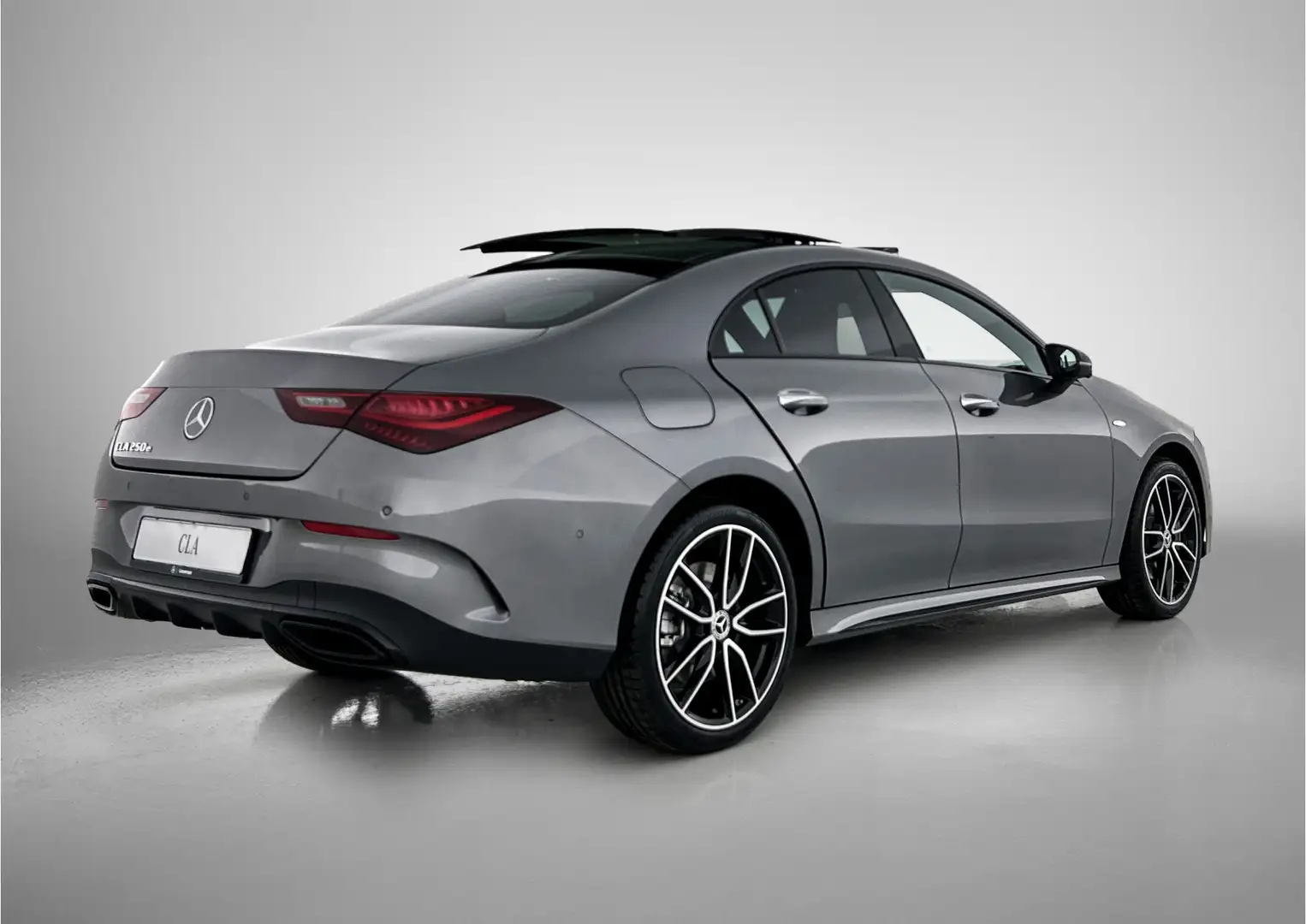 Mercedes-Benz CLA 250 e Business Solution AMG | Nightpakket | Parkeerpak Gris - 2